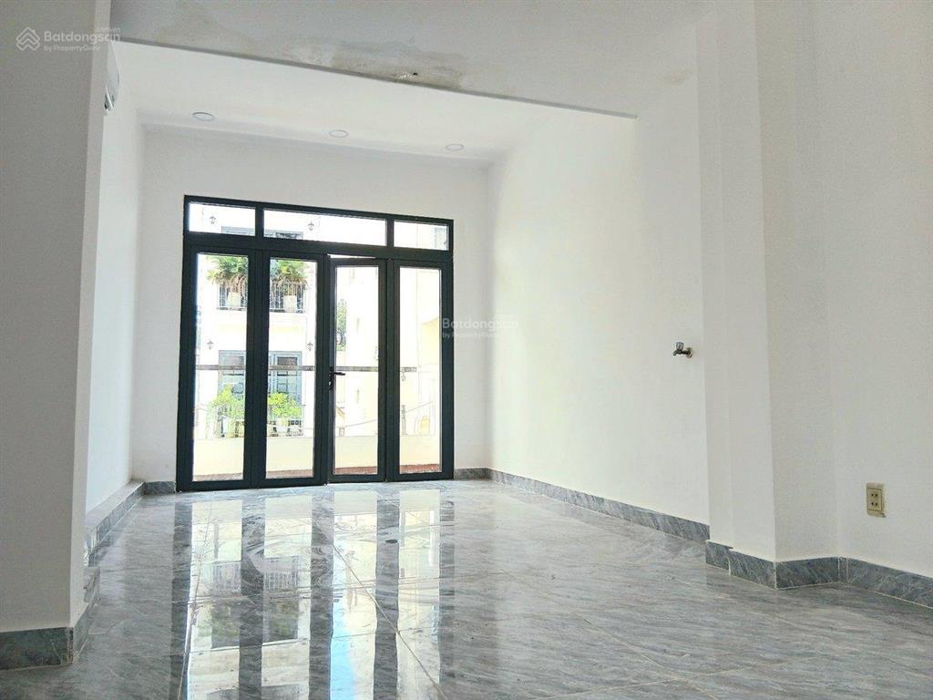 Nhà mặt tiền phan văn trị quận 5, sát quận 1  4 tầng, 28,8m², dòng tiền 300tr/năm, tiện kinh doanh