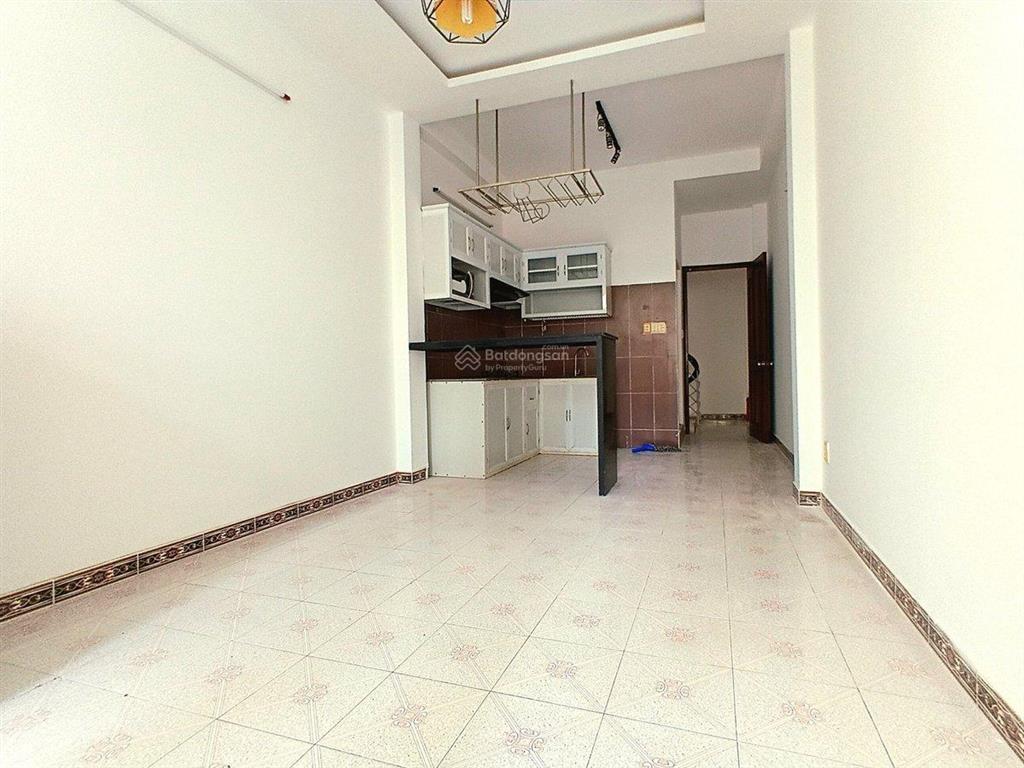 Nhà mặt tiền phan văn trị quận 5, sát quận 1  4 tầng, 28,8m², dòng tiền 300tr/năm, tiện kinh doanh