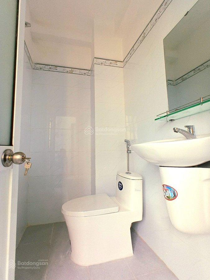 Nhà mặt tiền phan văn trị quận 5, sát quận 1  4 tầng, 28,8m², dòng tiền 300tr/năm, tiện kinh doanh