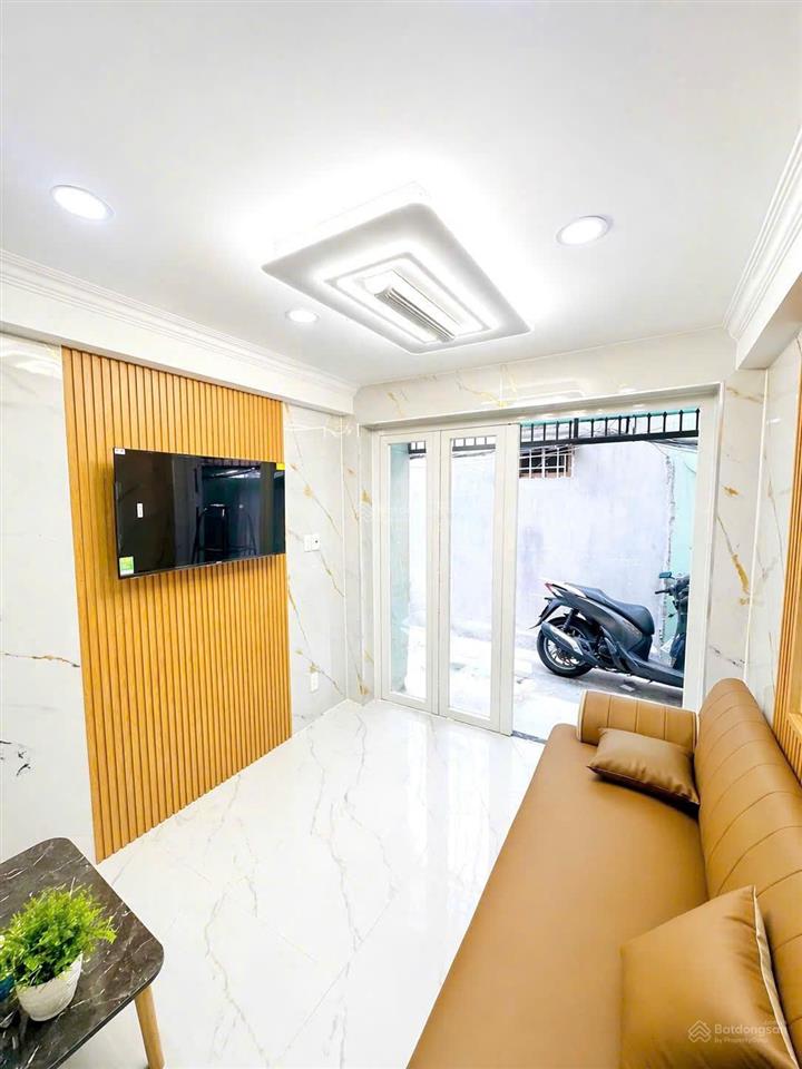 Bán nhà bà huyện thanh quan trung tâm quận 3  4 tầng btct, căn góc hẻm thông, ở ngay, giá 4,68 tỷ