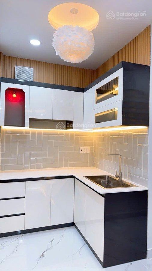 Bán nhà quận 5 lê hồng phong 7.1 tỷ. nở hậu 6m, 3pn (có pn trệt), nội thất đẹp, xách vali vào ở.