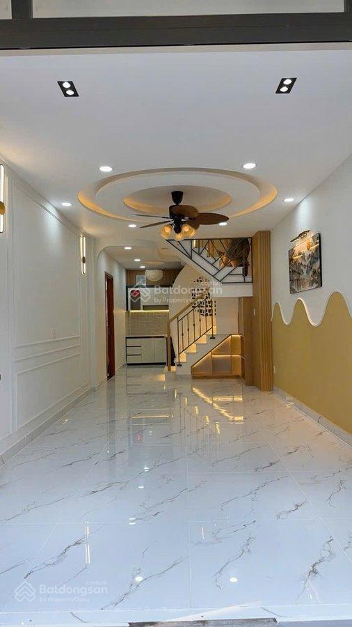 Bán nhà quận 5 lê hồng phong 7.1 tỷ. nở hậu 6m, 3pn (có pn trệt), nội thất đẹp, xách vali vào ở.