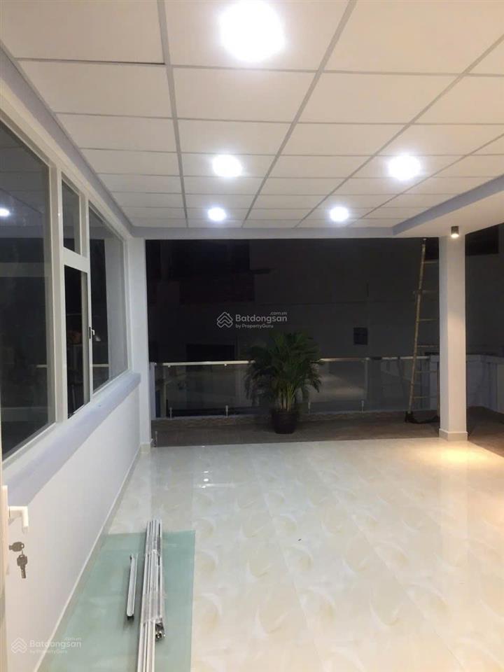 Hiếm! nhà căn góc trần phú, quận 5  ngang 5,1m, sát mặt tiền, 7pn, dòng tiền 400tr/năm, 9,29 tỷ