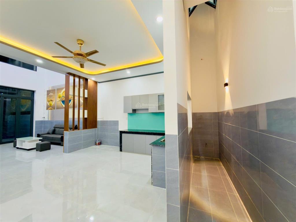 Bán nhà 1 trệt 1 lầu mới 100% tại trảng dài, đường ô tô, sổ full thổ cư, giá rẻ