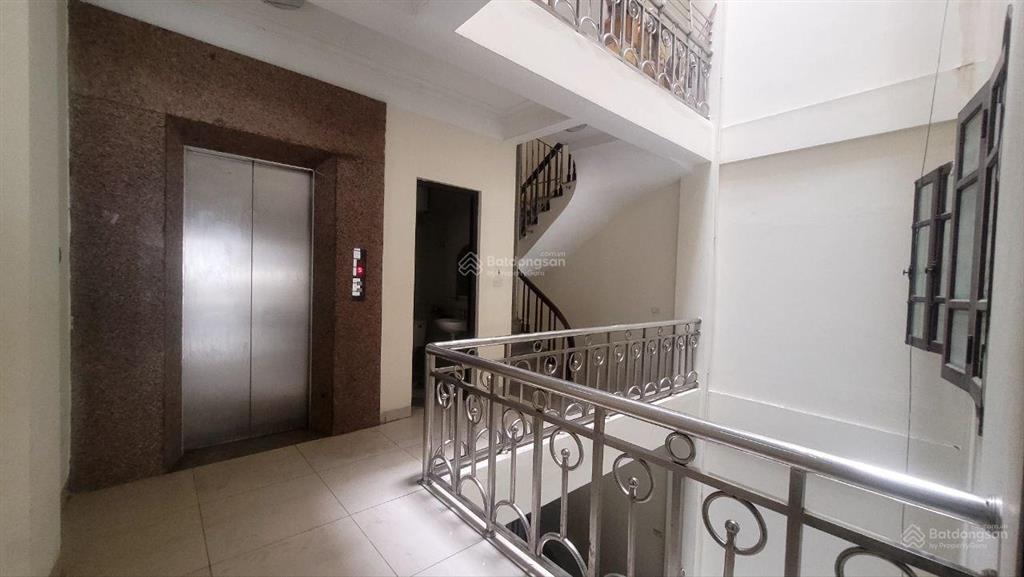 Cho thuê văn phòng 3 tầng + tầng 1 kinh doanh đắc địa tại 277 bạch mai, hai bà trưng, hà nội