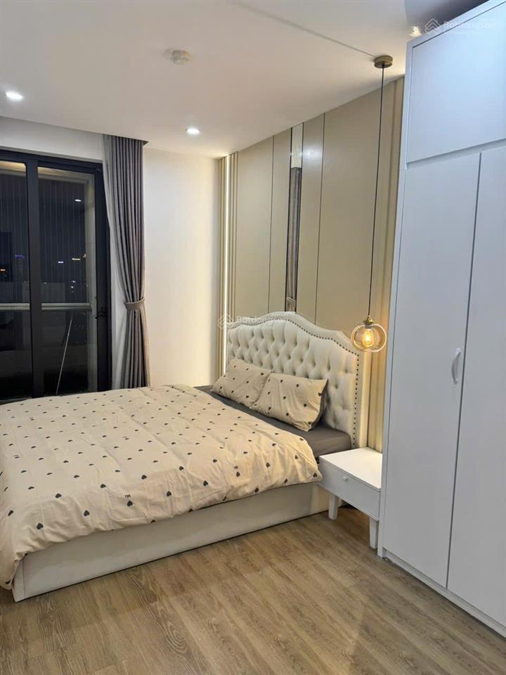 Bán căn 2pn bim 24t 68m2 giá 2 tỷ 850 triệu. ban công tây bắc