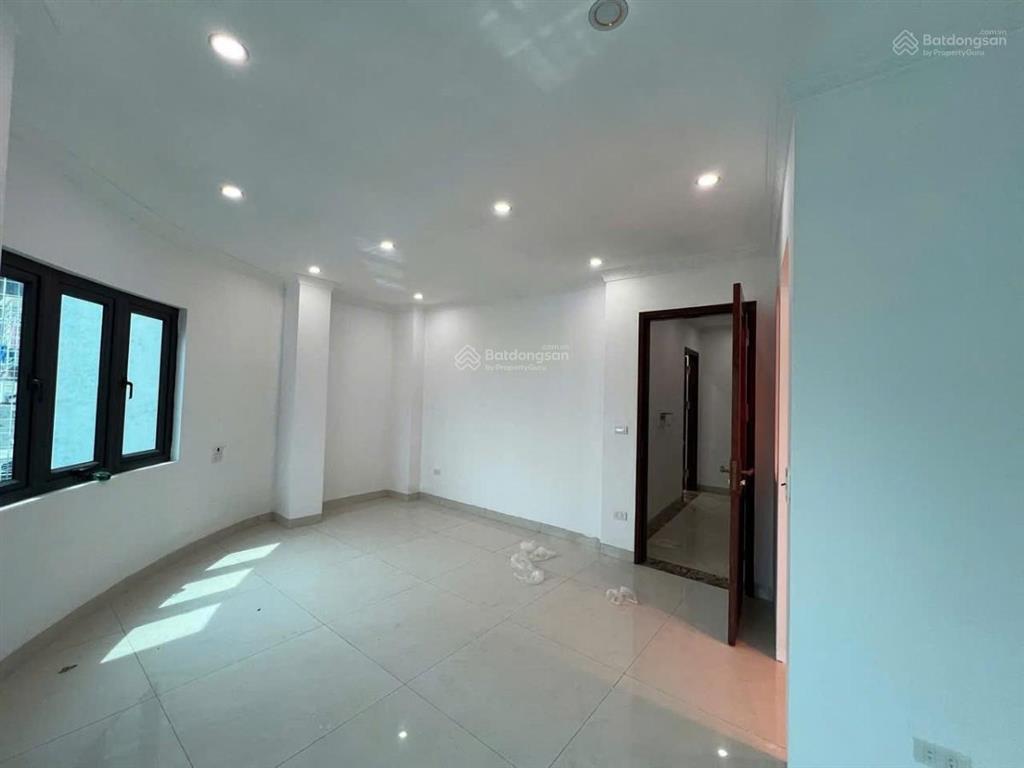 Siêu phẩm lô góc kim giang 8 tầng thang máy  dt 60m mt 7,6m ô tô vào nhà 12 phòng giá 18 tỷ