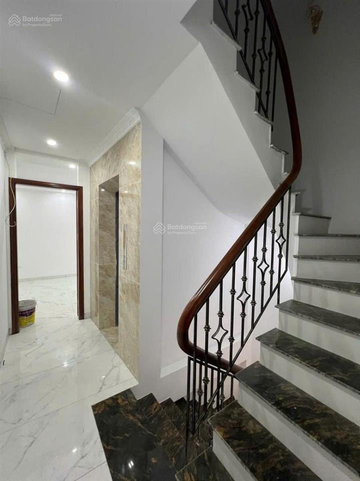 Siêu phẩm lô góc kim giang 8 tầng thang máy  dt 60m mt 7,6m ô tô vào nhà 12 phòng giá 18 tỷ