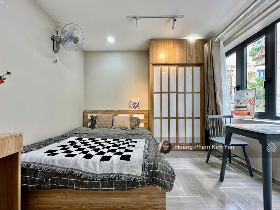 Tòa chdv tây sơn  ngã tư sở! dt 1 tỷ/năm, lô góc, vf3 lùi cửa, 12 căn hộ full pccc, 20m ra phố