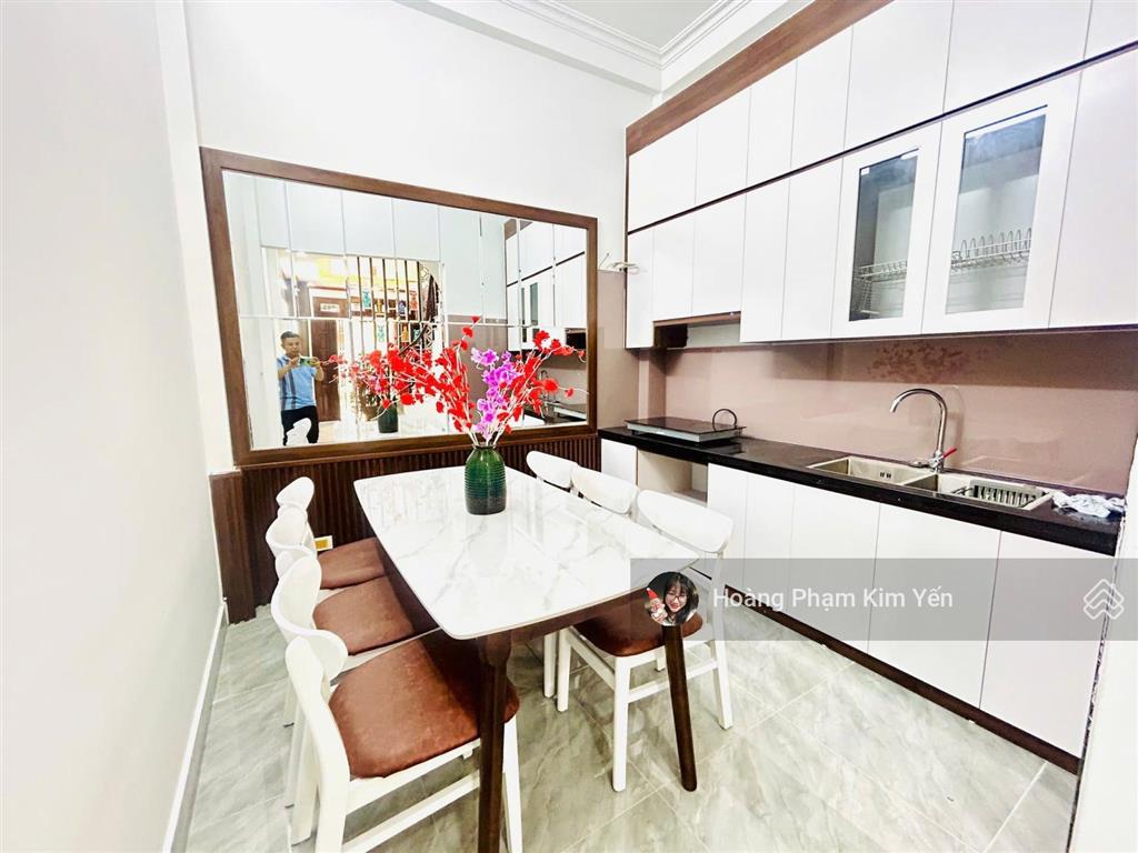 Mê ly! mặt ngõ thông kinh doanh xã đàn, sát phố, bagac phi ầm ầm, khe thoáng to sau nhà,đủ nội thất