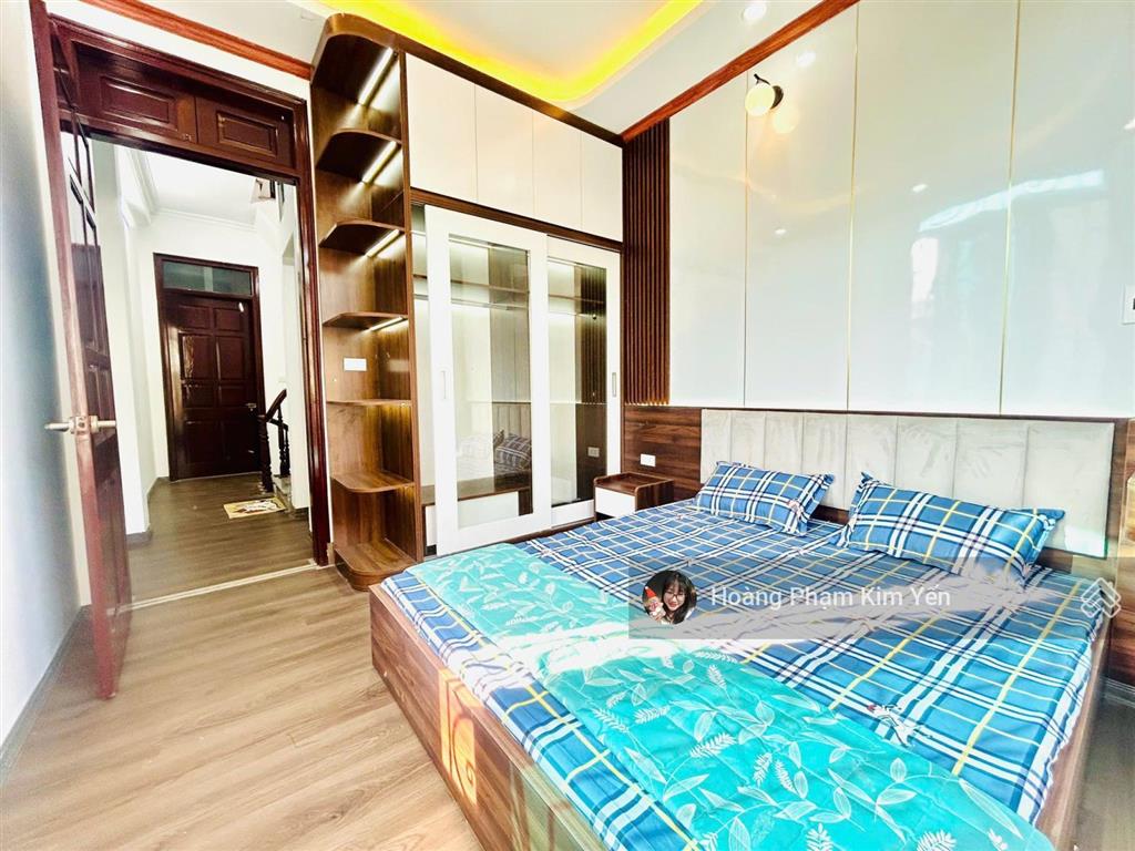 Mê ly! mặt ngõ thông kinh doanh xã đàn, sát phố, bagac phi ầm ầm, khe thoáng to sau nhà,đủ nội thất