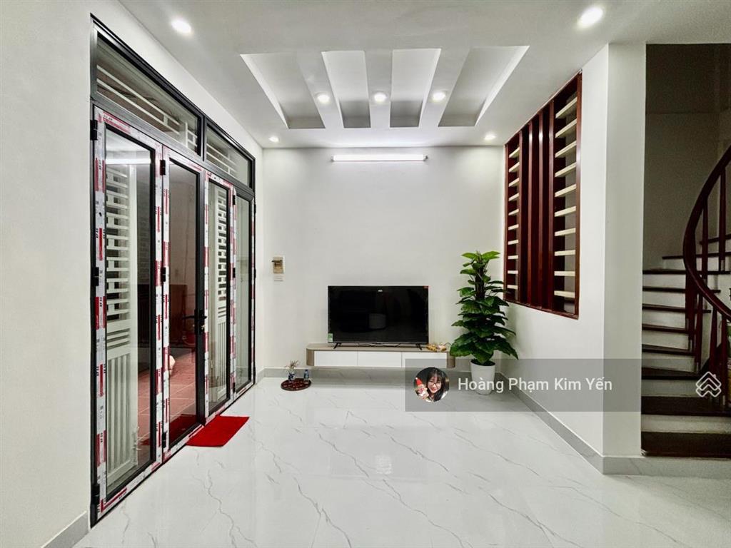 Kịch sàn! phố hào nam, ngõ thông kd, 30m ô tô tránh, sân xe, khe thoáng sau nhà, ban công, nội thất
