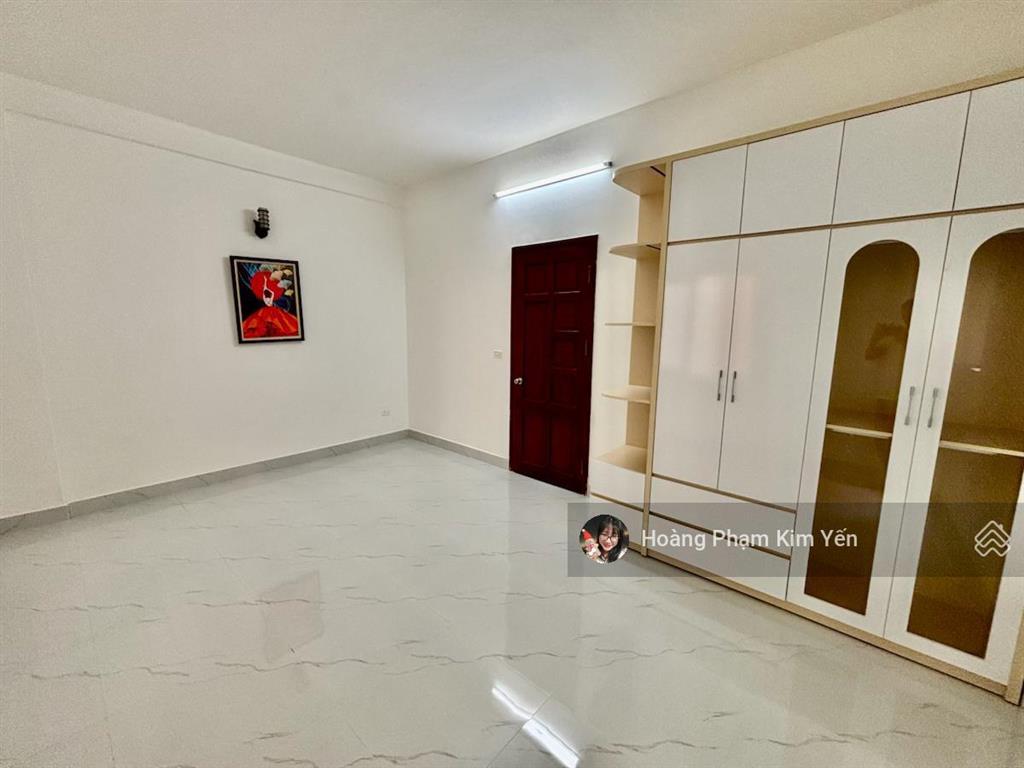 Kịch sàn! phố hào nam, ngõ thông kd, 30m ô tô tránh, sân xe, khe thoáng sau nhà, ban công, nội thất