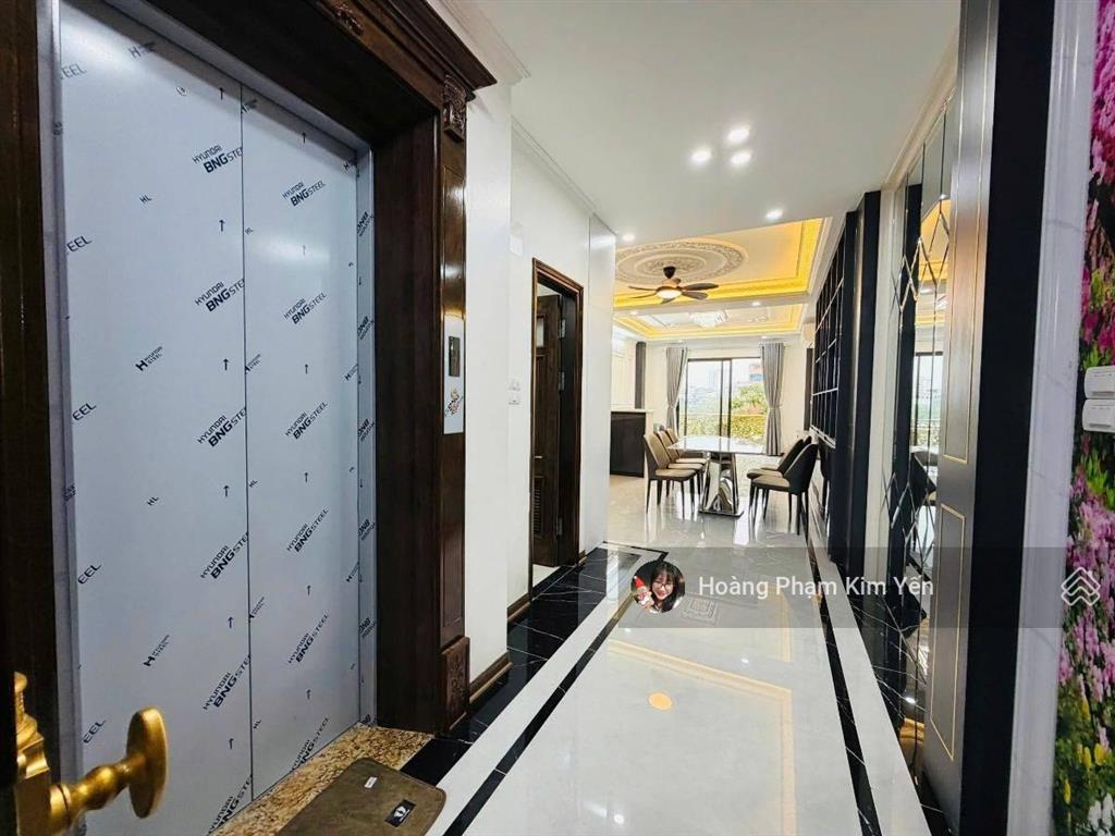 Kịch sàn! 6t thang máy thái thịnh, full nội thất mới tinh, 30m ra ô tô, bagac đỗ, ban công các tầng