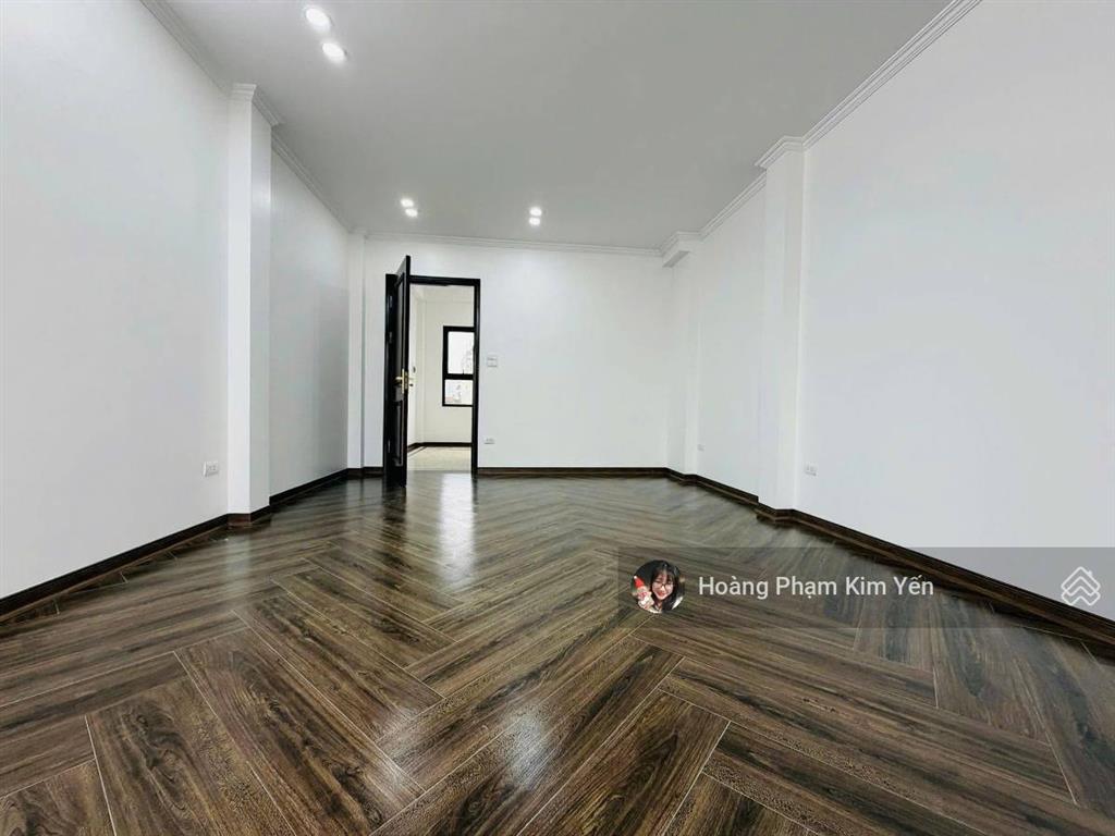Kịch sàn! 6t thang máy thái thịnh, full nội thất mới tinh, 30m ra ô tô, bagac đỗ, ban công các tầng
