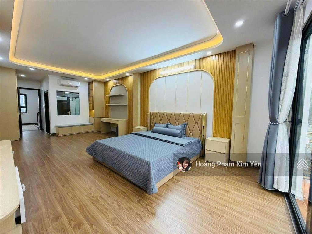 Kịch sàn! 6t thang máy thái thịnh, full nội thất mới tinh, 30m ra ô tô, bagac đỗ, ban công các tầng