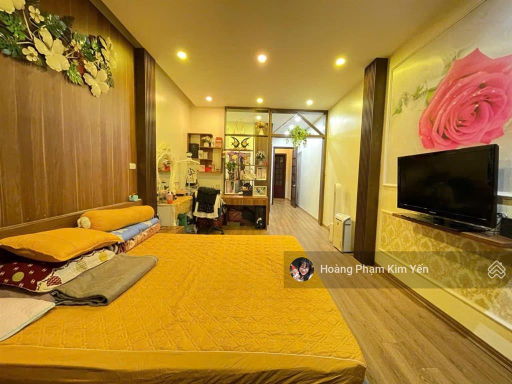 Rúng động! ngõ thông kd phố chùa bộc, bagac vòng quanh, ô chờ thang máy, full nội thất, ở ngay sđcc