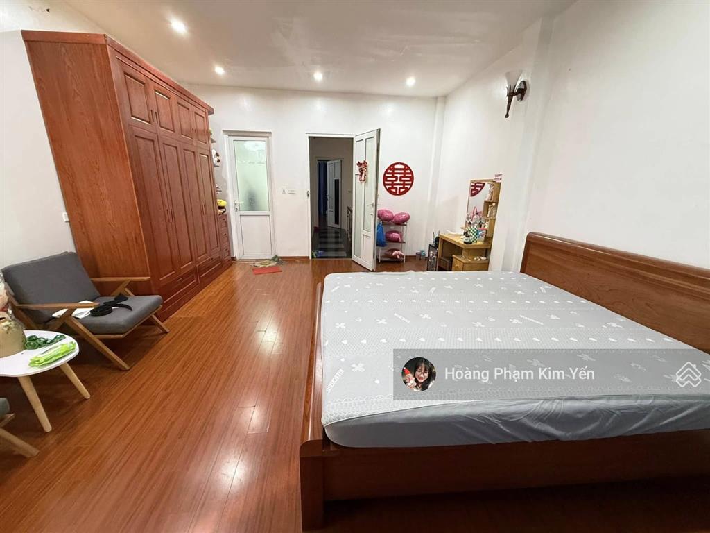 Ngộp bank! ở ngay thái thịnh, vf3 đỗ cửa, 10m ra phố, ô chờ thang máy, 2 thoáng, full nội thất