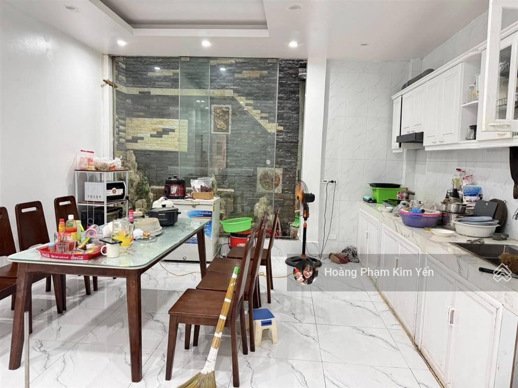 Ngộp bank! ở ngay thái thịnh, vf3 đỗ cửa, 10m ra phố, ô chờ thang máy, 2 thoáng, full nội thất
