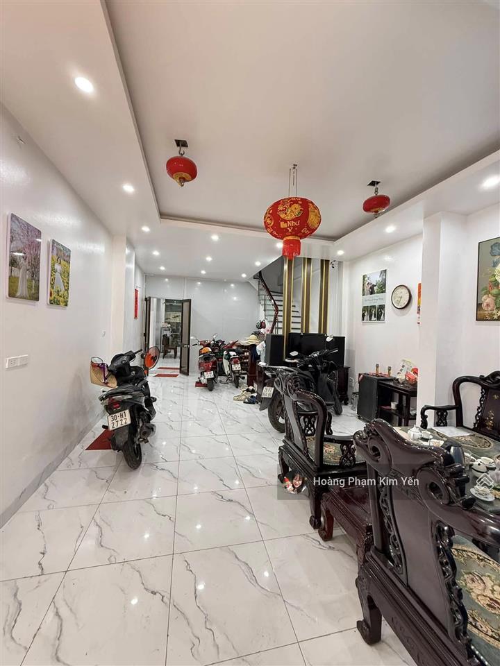 Ngộp bank! ở ngay thái thịnh, vf3 đỗ cửa, 10m ra phố, ô chờ thang máy, 2 thoáng, full nội thất