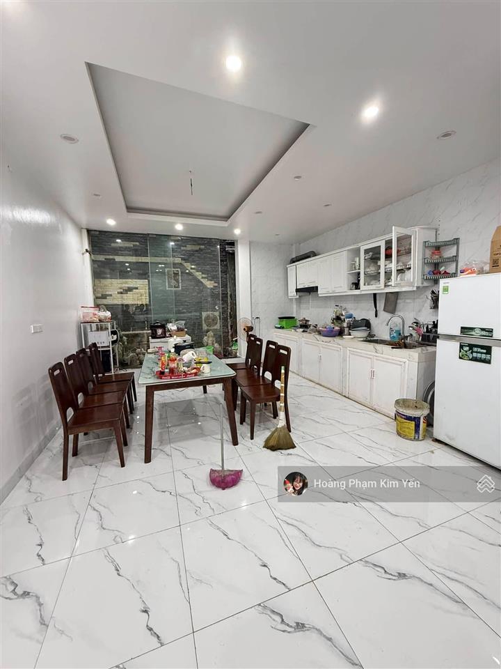 Ngộp bank! ở ngay thái thịnh, vf3 đỗ cửa, 10m ra phố, ô chờ thang máy, 2 thoáng, full nội thất