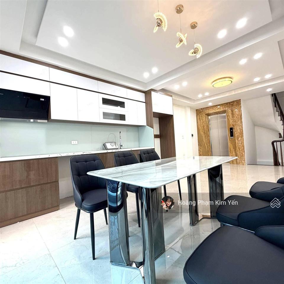 6 tầng thang máy an trạch! xây mới tinh, full nội thất, bagac đỗ cửa, cửa sổ thoáng sáng các phòng