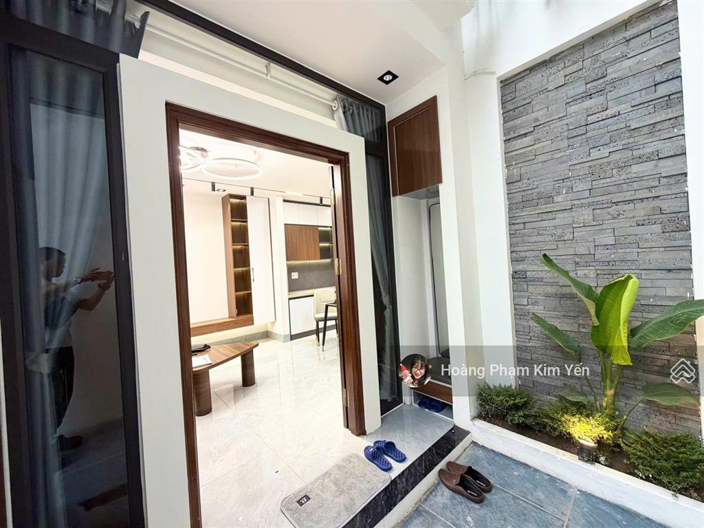 Cơ hội! tôn đức thắng, vf3 đỗ cửa, 2 thoáng, full nội thất, sân xe riêng, ngõ thông, gần bãi gửi