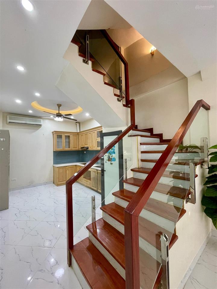 Siêu phẩm lô góc cát linh! 3 bước ra phố, ngõ thông, nhà mới toanh, full đồ, 2 thoáng, bãi gửi xe