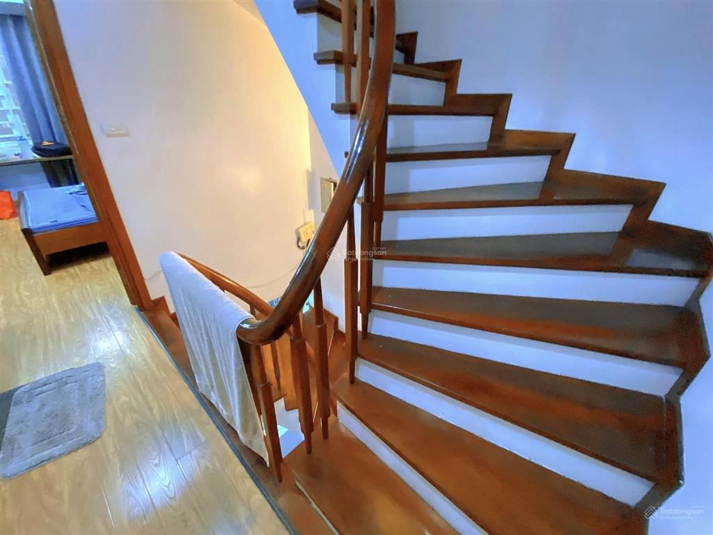 Đào đâu ra! lô góc thái thịnh, 20m ra phố, sân xe riêng, full nội thất, thoáng sáng an ninh đỉnh
