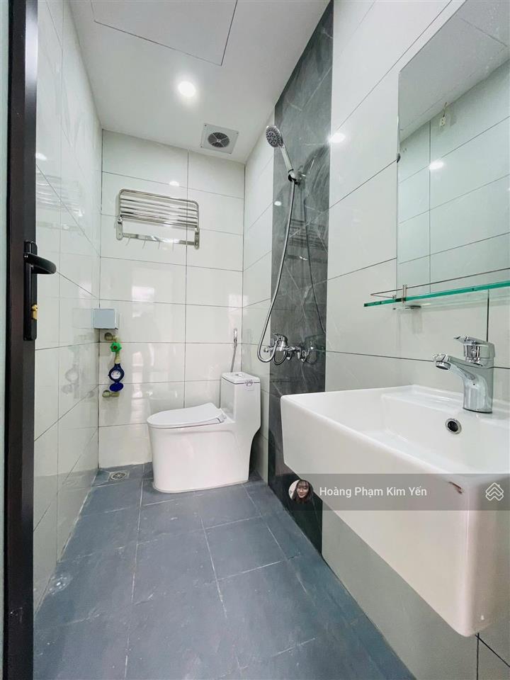 Tòa chdv trường chinh  đh y! 21pkk, dt 130tr/th, 85m2*7t thang máy, sát phố, 2 thoáng, pccc gpxd