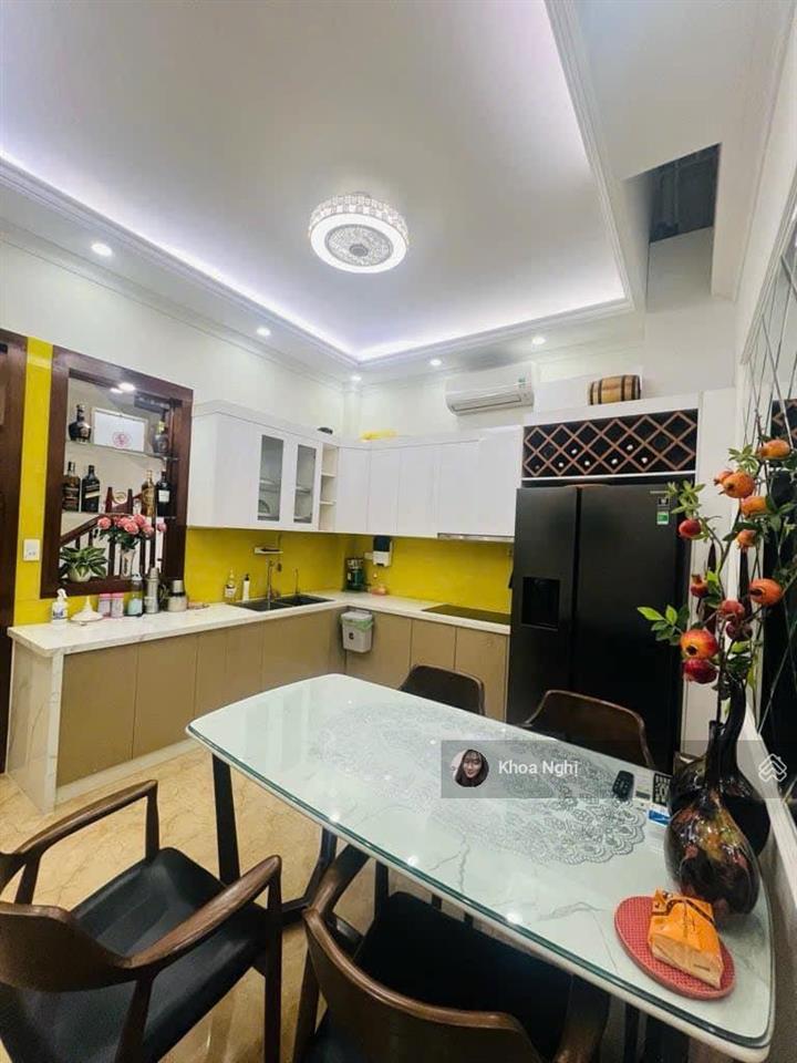 Mới toanh! 2 mặt thoáng cát linh, kinh doanh đỉnh, mặt tiền rộng, ban công thoáng, ngõ bagac thông