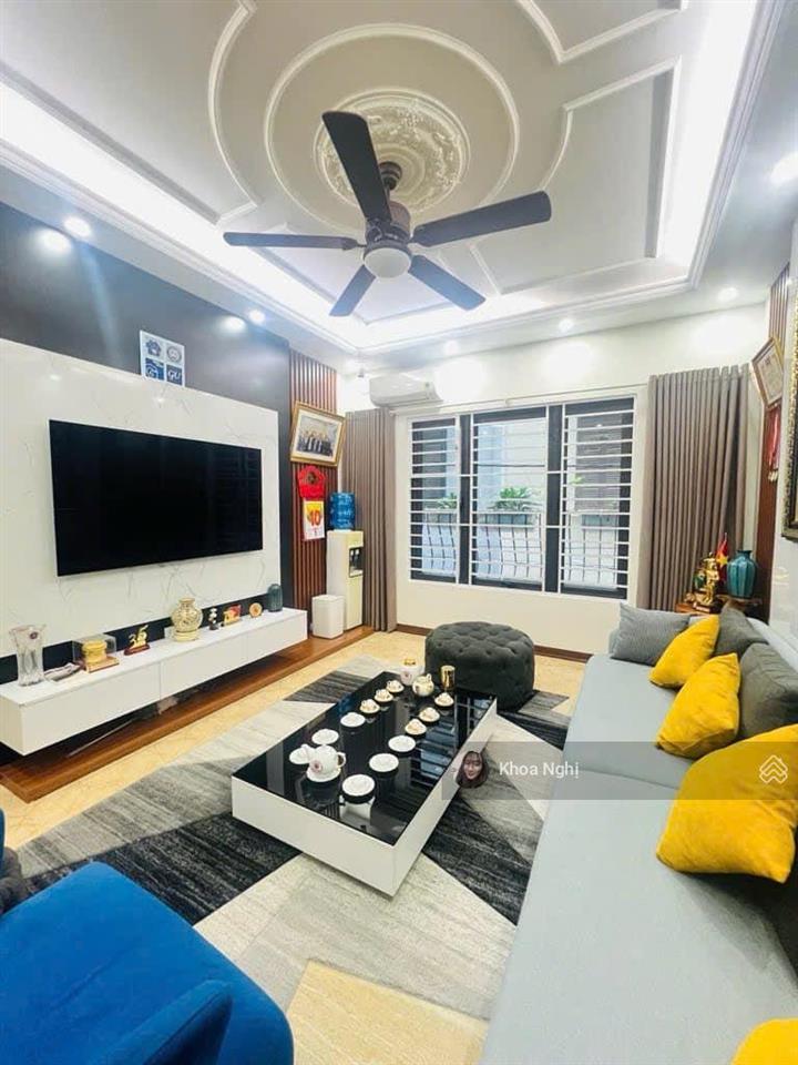 Mới toanh! 2 mặt thoáng cát linh, kinh doanh đỉnh, mặt tiền rộng, ban công thoáng, ngõ bagac thông