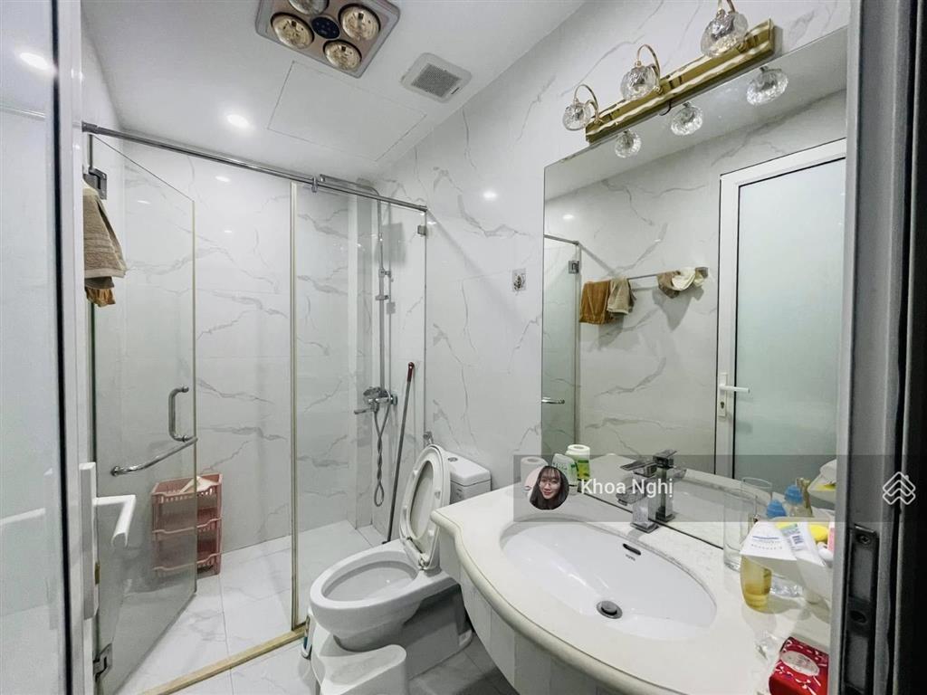 Mới toanh! 2 mặt thoáng cát linh, kinh doanh đỉnh, mặt tiền rộng, ban công thoáng, ngõ bagac thông
