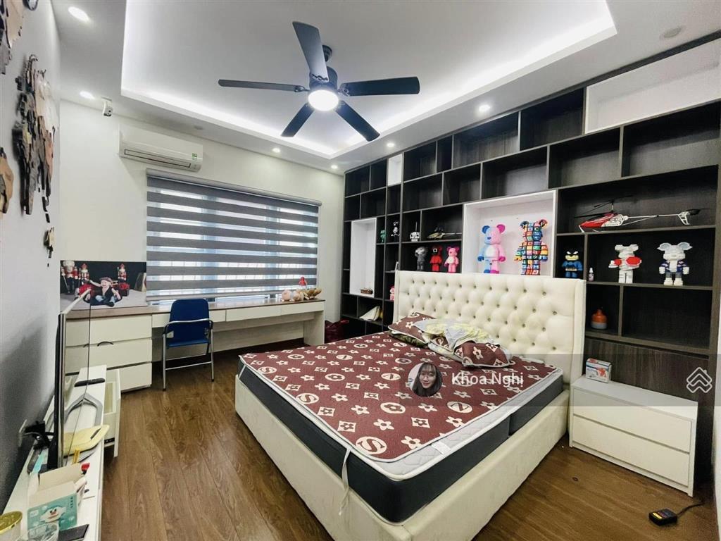 Mới toanh! 2 mặt thoáng cát linh, kinh doanh đỉnh, mặt tiền rộng, ban công thoáng, ngõ bagac thông