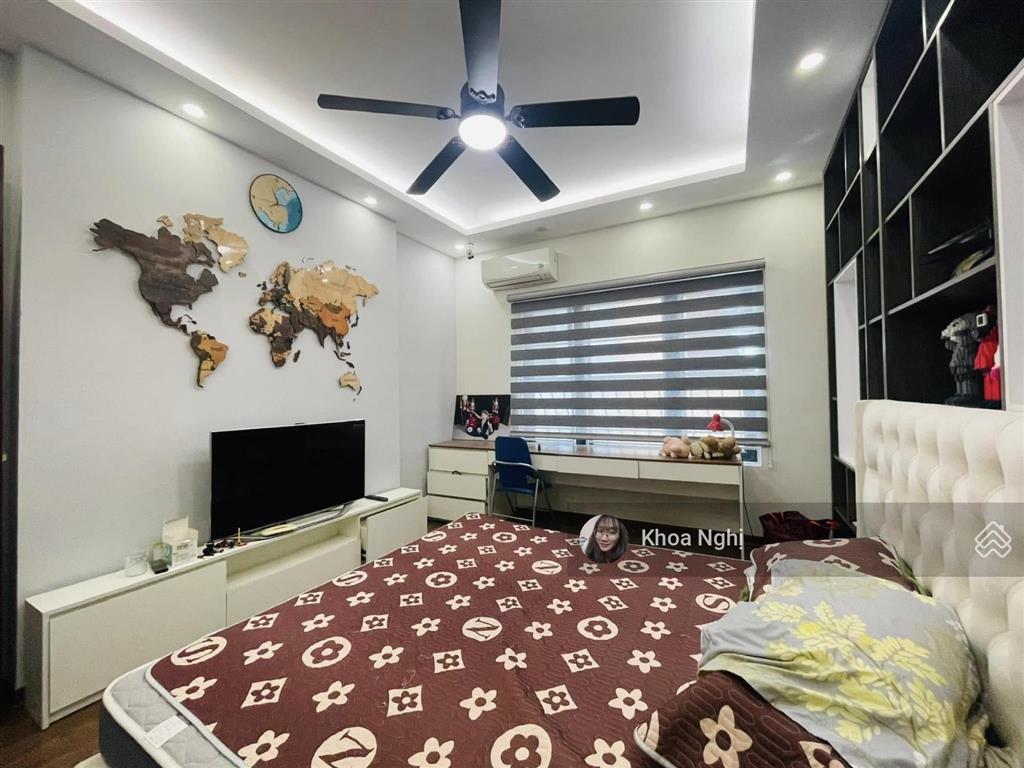 Mới toanh! 2 mặt thoáng cát linh, kinh doanh đỉnh, mặt tiền rộng, ban công thoáng, ngõ bagac thông
