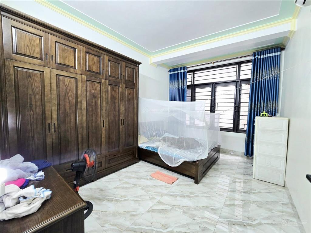 Cực mót! 10m ra phố cầu giấy, ngõ thoáng sáng, ô chờ thang máy, sân thượng chill, full nội thất