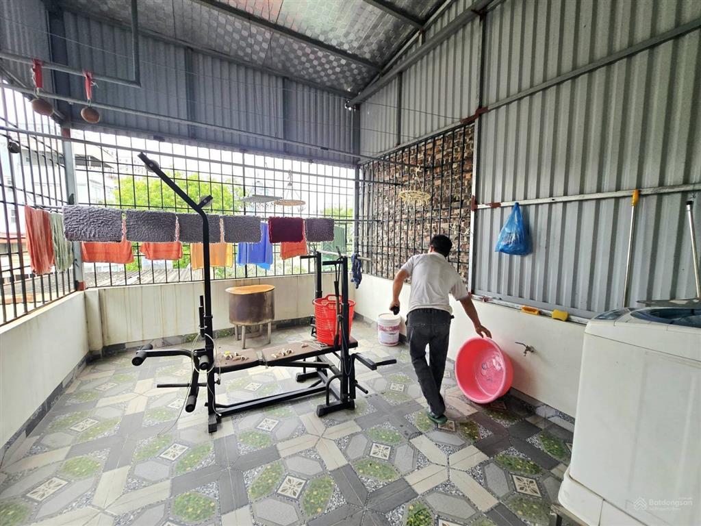 Cực mót! 10m ra phố cầu giấy, ngõ thoáng sáng, ô chờ thang máy, sân thượng chill, full nội thất