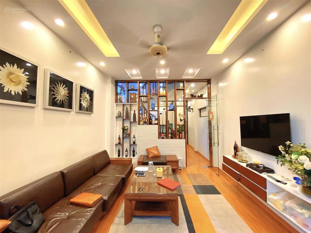 Ngõ 592 trường chinh! sát hồ điều hòa, ba gác tránh, ngõ thông kd sầm uất, nhà dân xây chắc chắn