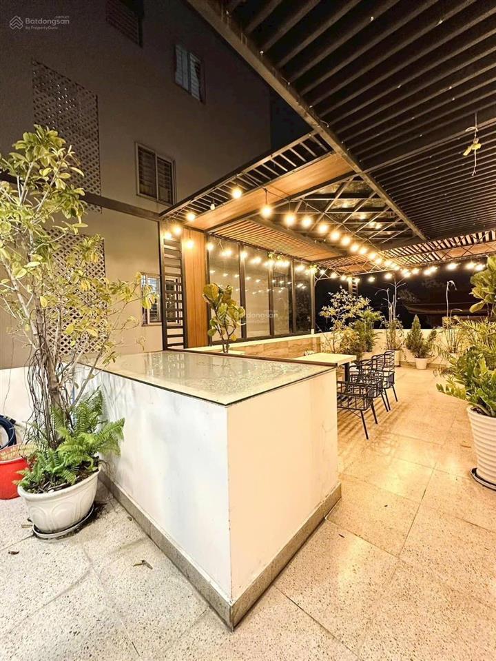 Hạ thêm 400tr bán gấp bán nhà 4 tầng 4 phòng ngủ master nội thất đẹp ngay trung tâm q4