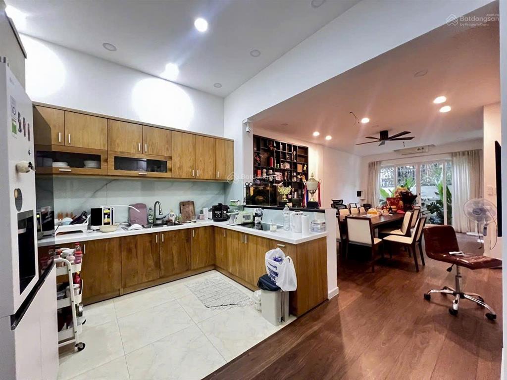 Bán nhà 4 tầng dtsd gần 150m2 , cách emart phan huy ích 5p  chủ tặng kèm nội thất