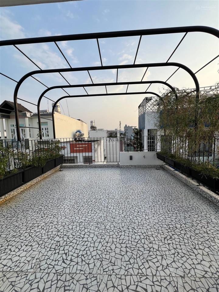 Bán nhà 4 tầng dtsd gần 150m2 , cách emart phan huy ích 5p  chủ tặng kèm nội thất