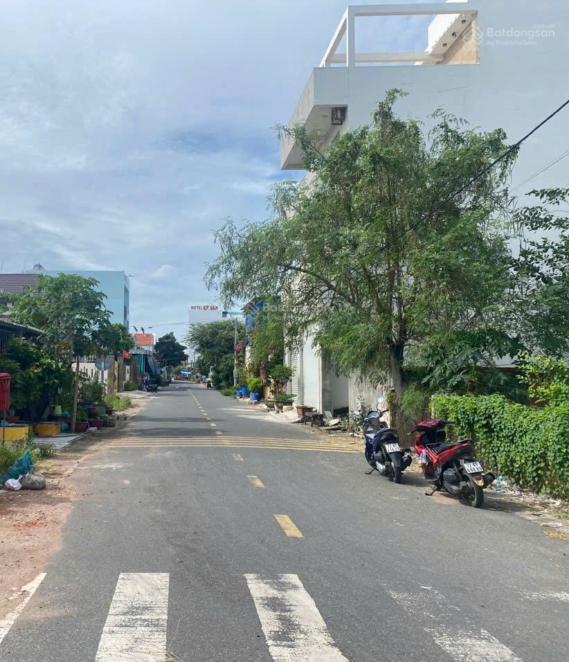 Hàng ngộp duy nhất ngay tái định cư phước hải 3 mặt tiền cách biển 100m 3,5 tỷ