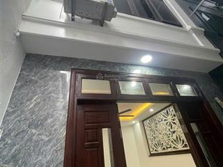 Bán nhà mới xây lò đúc 36m², 5 tầng, thang máy, 1 bước ra phố, chủ cần tiền bán