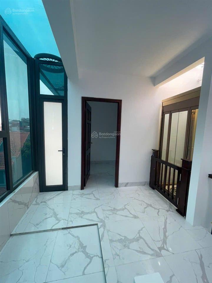 Bán nhà mới xây lò đúc 36m², 5 tầng, thang máy, 1 bước ra phố, chủ cần tiền bán