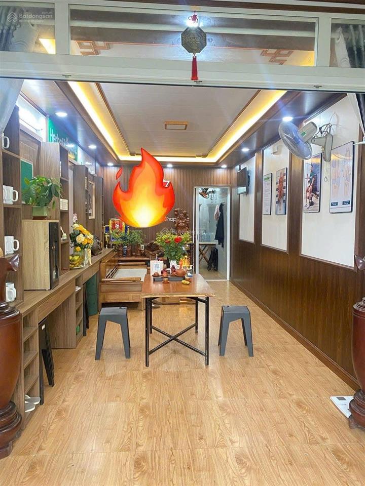 Hàng đầu tư  chỉ hơn 4 tỷ  nhà 2 tầng ngay tttp  kiệt rộng rãi gần đường. nhà 2 tầng, 2 pn