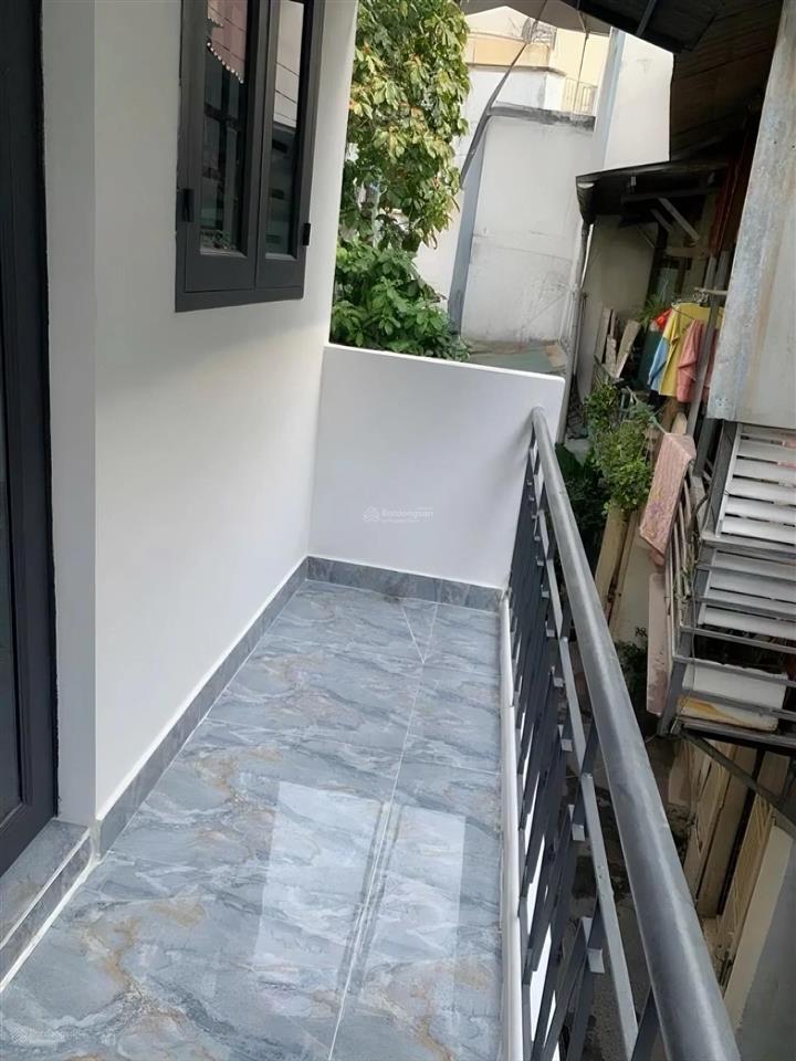 Bán nhà quận 3  phường bàn cờ  dt 36m2  hẻm 11m kinh doanh sầm uất