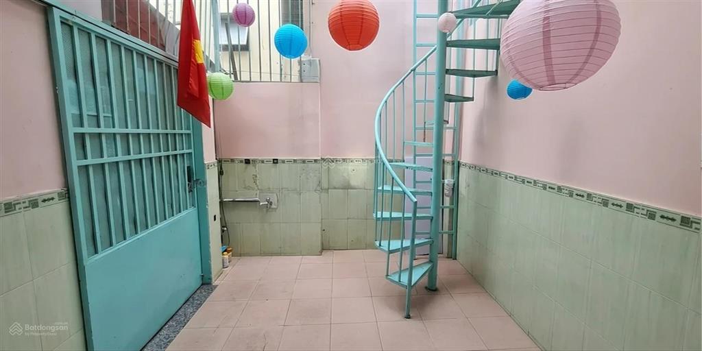Nhà 3 tầng nở hậu 4m, nguyễn thiện thuật, 47m2, ngay phố ẩm thực chợ bàn cờ, giá 6.8 tỷ