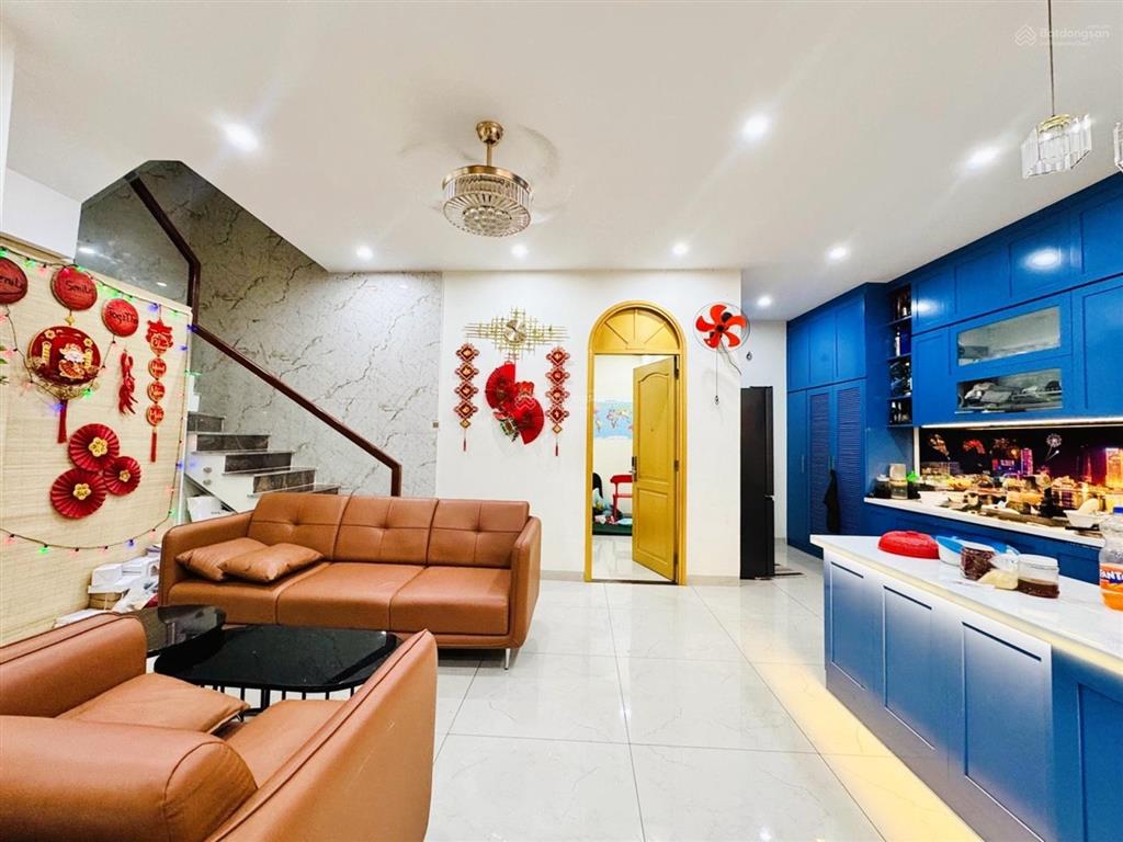 Nhà phố quận 3, gần 100m, ngang 10m, 4 tầng, 7pn, full nội thất, 17 tỷ
