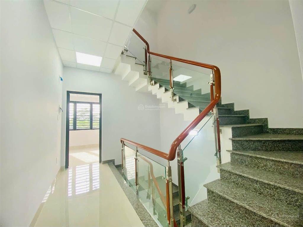 Cho thuê 15tr/tháng căn 1 trệt 3 lầu kdc quang vinh, biên hoà