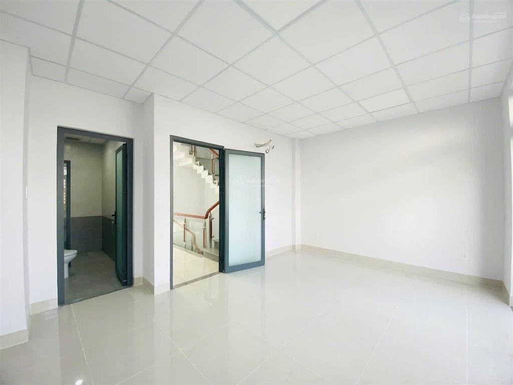 Cần chuyển nhượng nhà 3 lầu hoàn thiện kdc quang vinh, biên hòa